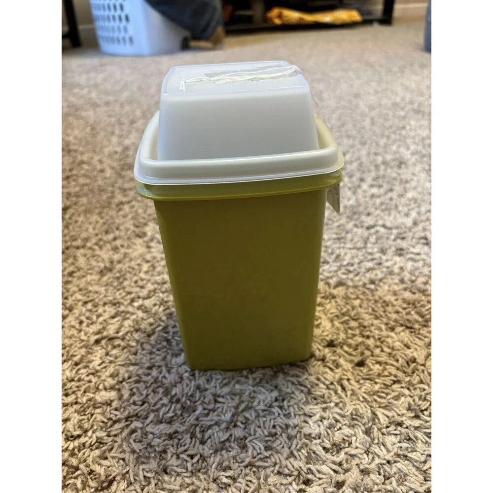 Tupperware Vintage Green Pickle Keeper Strainer Container Lid USA Made